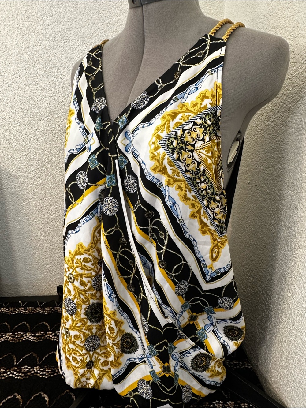 INC International Concepts Black, White & Gold Chain-Print V-Neck Sleeveless Top